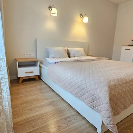 Orsos Vip Apartaments Vilna Exterior photo